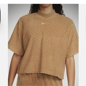 NWT Nike Sportswear Everyday Modern Allover Boxy Top Camel Size Small Cheveron